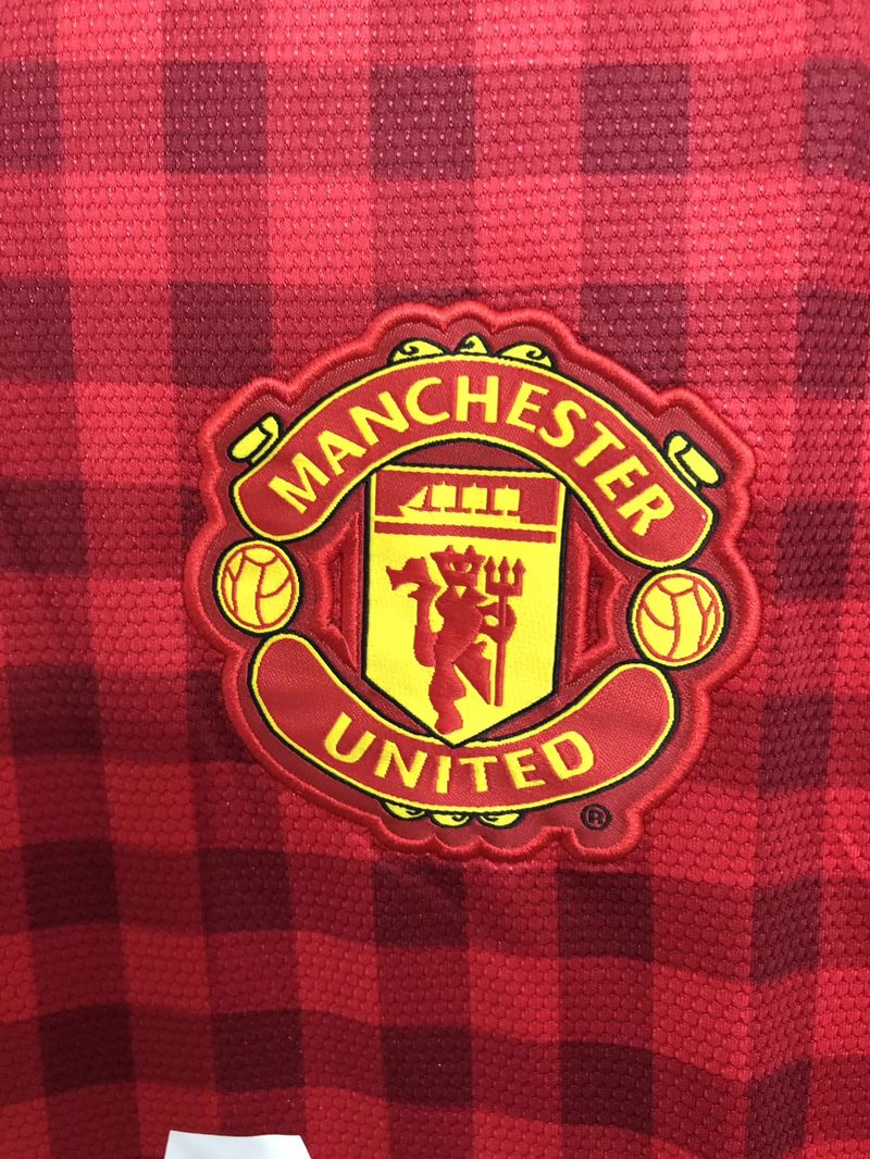 Retro Manchester United 2012-2013 home game - Image 6