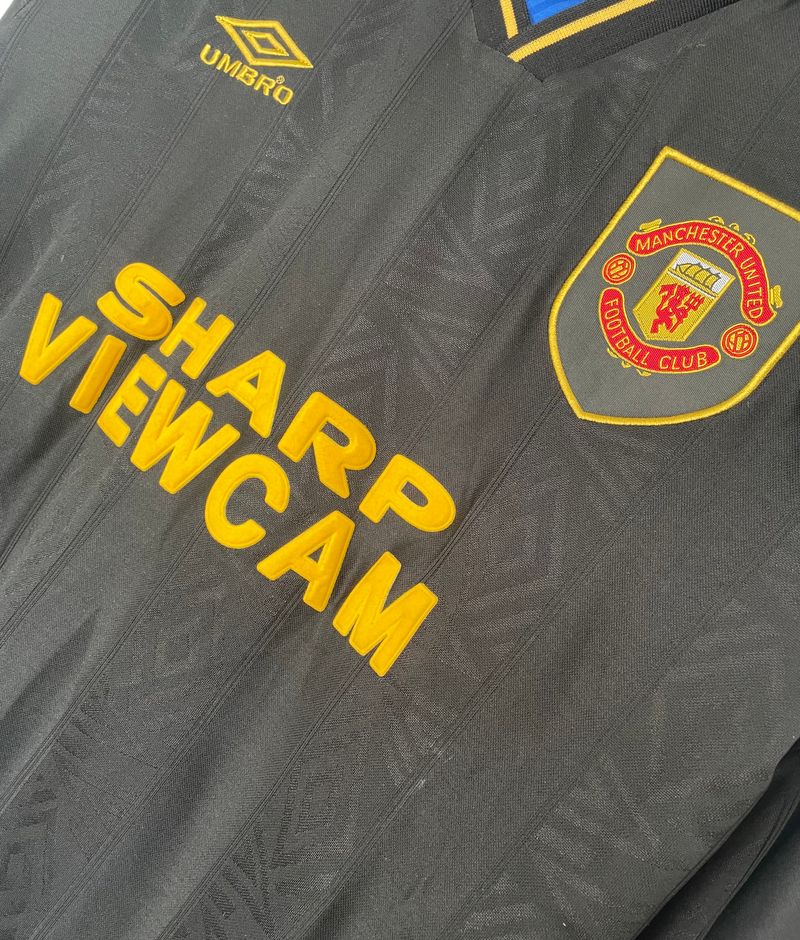 Retro Manchester United 1993-1994 away Long Sleeve - Image 6