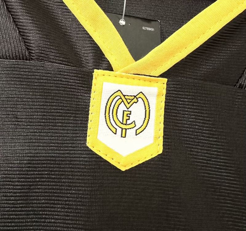 Retro Real Madrid 1999-2001 away game - Image 6