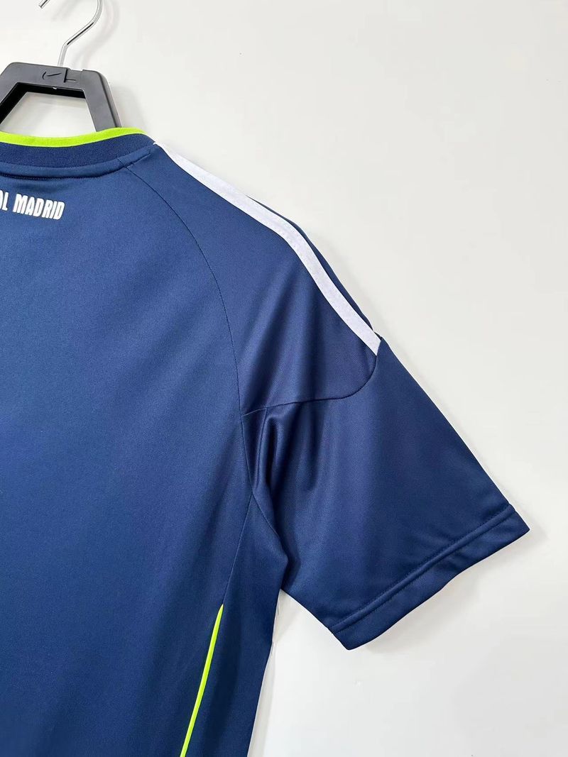 Retro Real Madrid 2010-2011 away game - Image 8