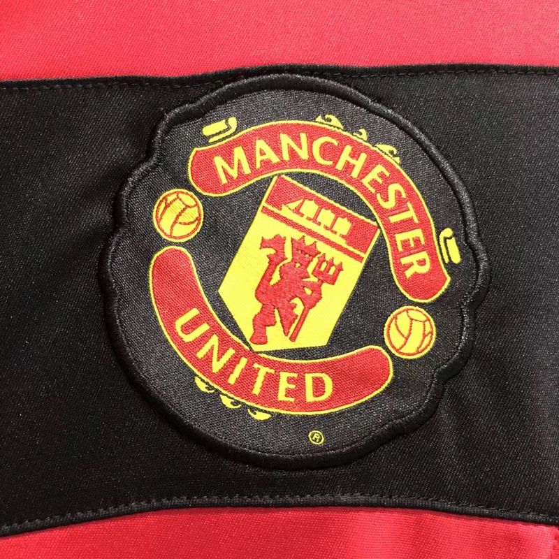 Retro Manchester United 2010 home Long Sleeve - Image 9