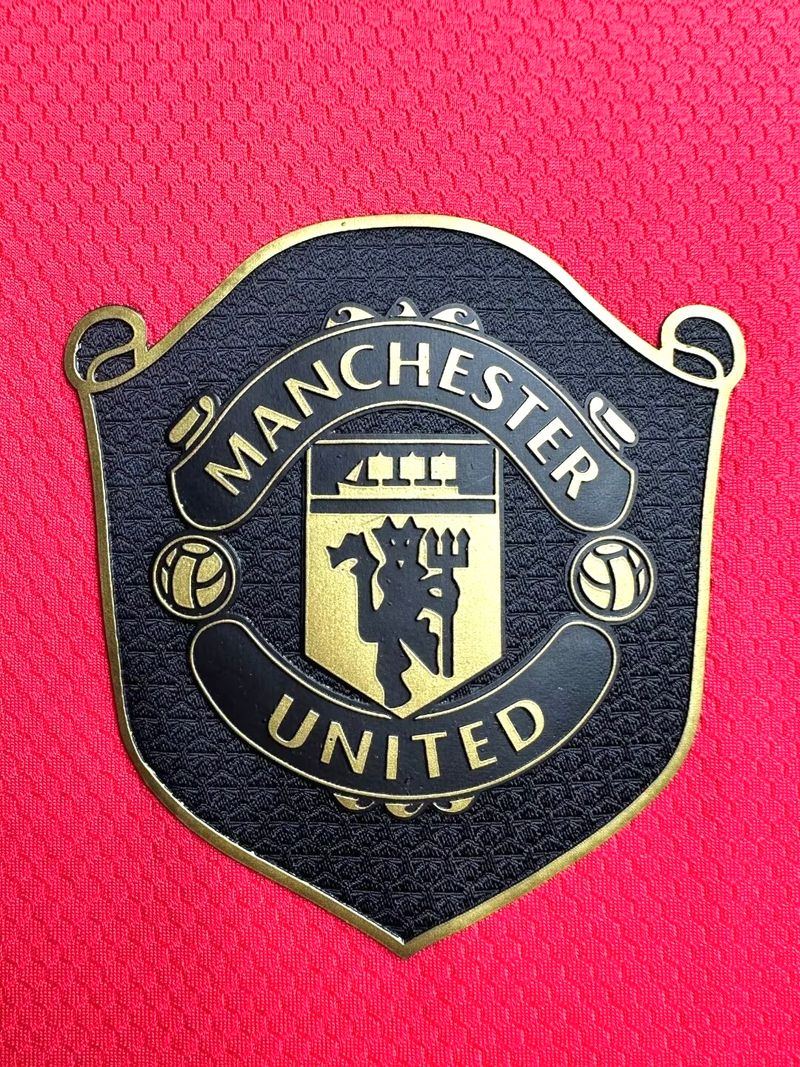Retro Manchester United 2019-2020 home game - Image 7