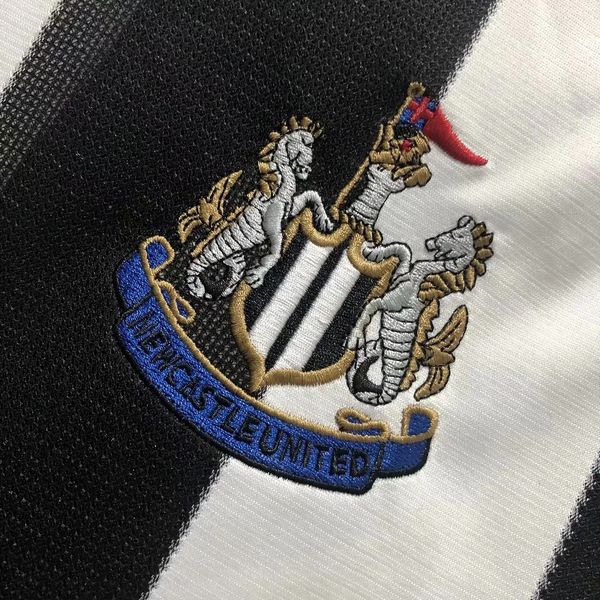 Retro Newcastle United 1995-1997 home game - Image 7