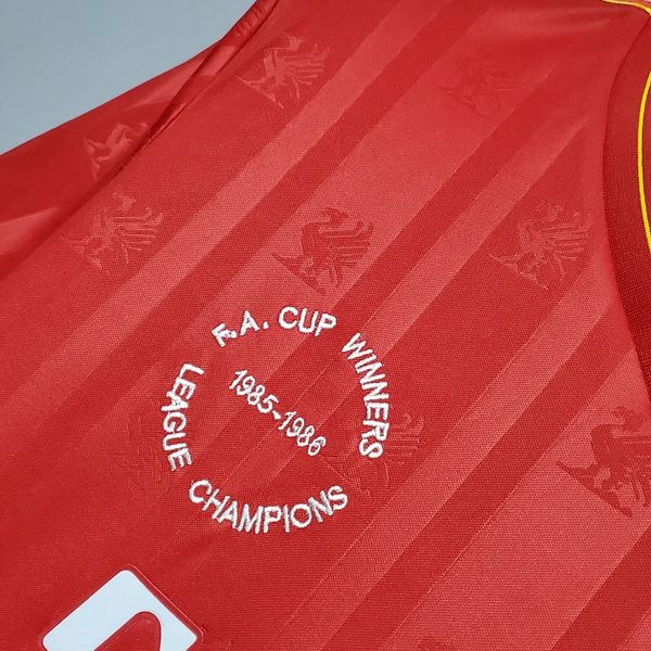 Retro Liverpool FC 1985-1986 home game - Image 8