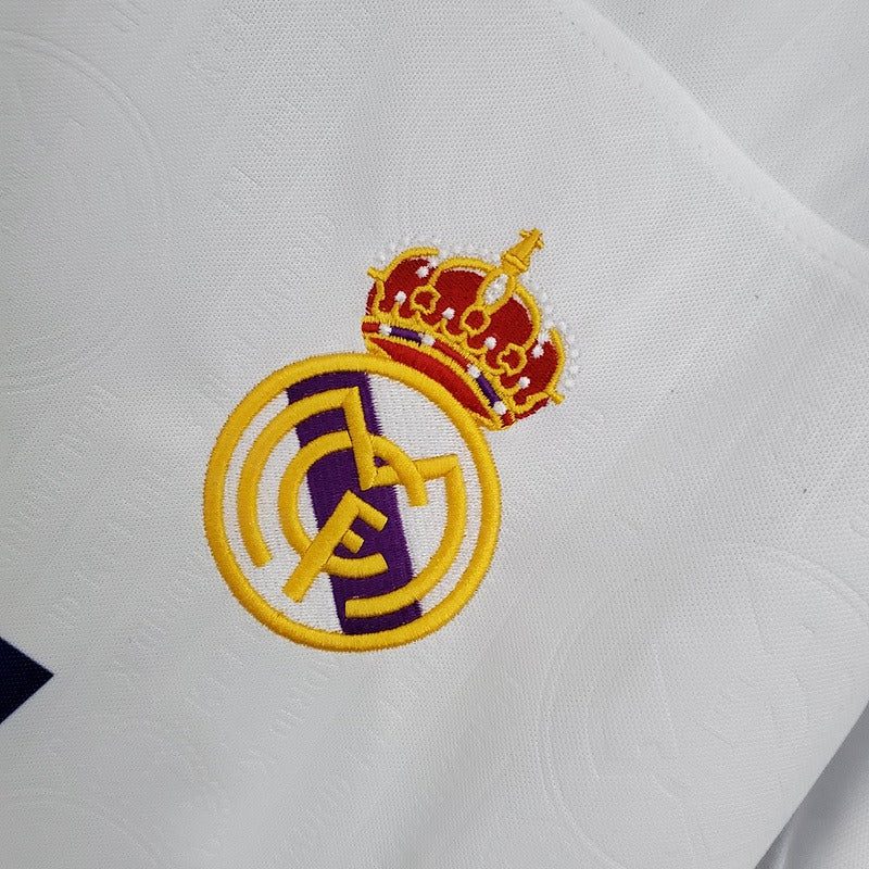 Retro Real Madrid 1996-1997 home game - Image 8