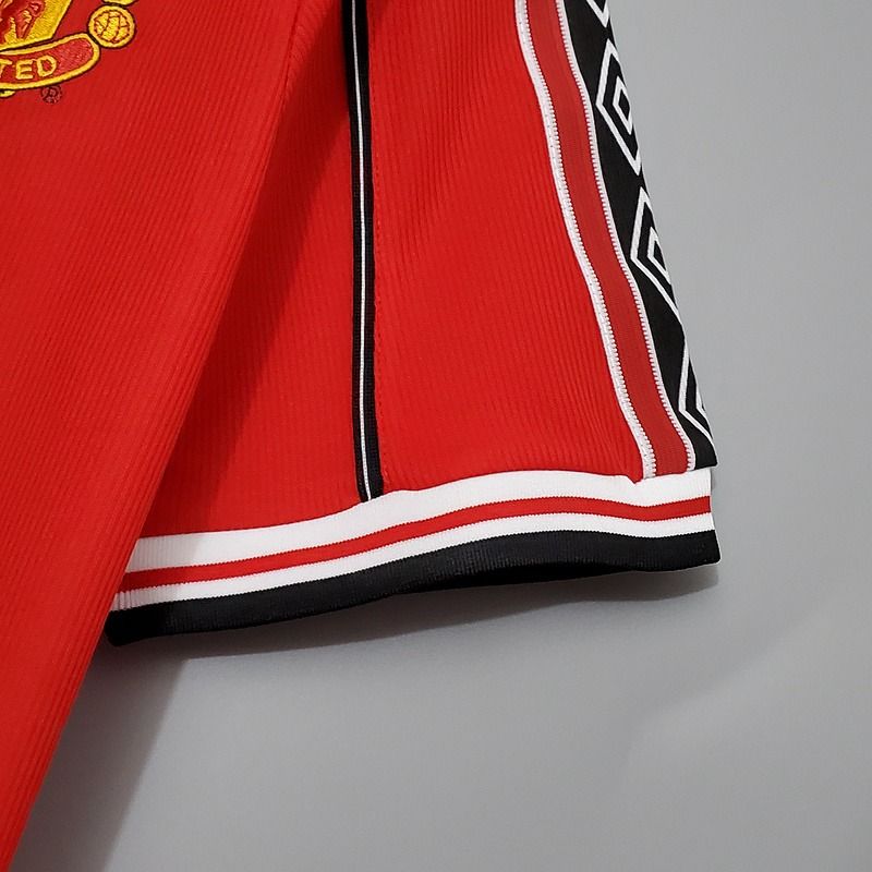 Retro Manchester United 1998-1999 home game - Image 9