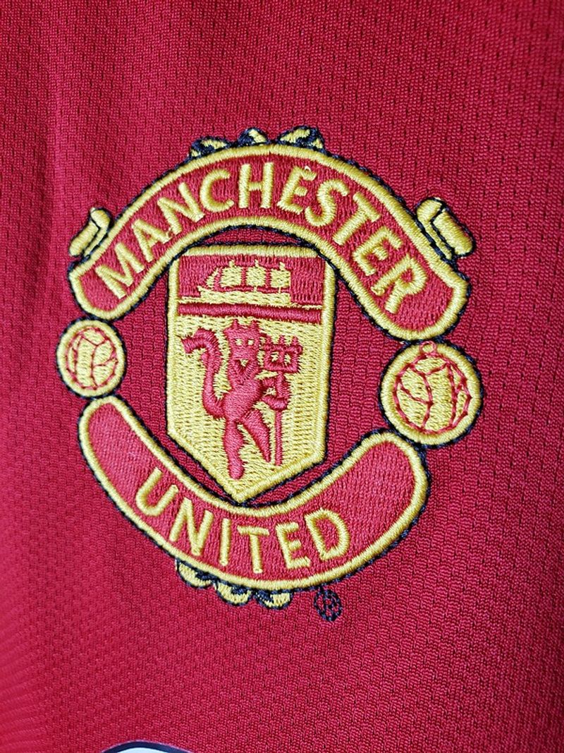 Retro Manchester United 2005-2006 home Long Sleeve - Image 6