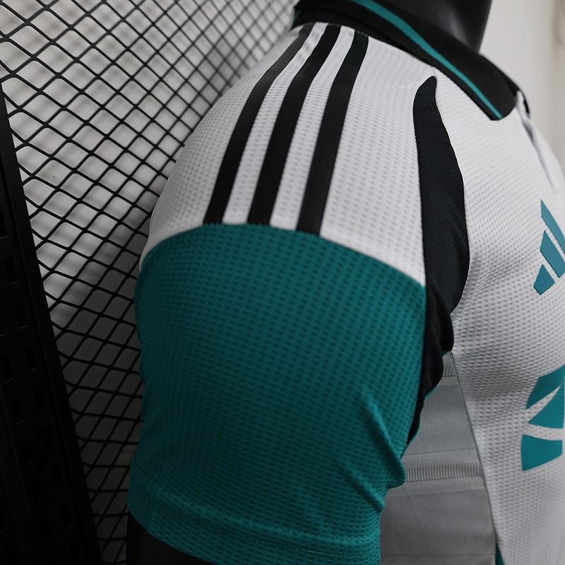Newcastle United 2024-2025 second away player - Image 7
