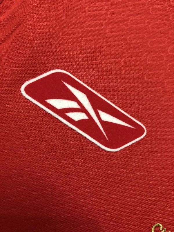 Retro Liverpool FC 2004-2005 home game - Image 8