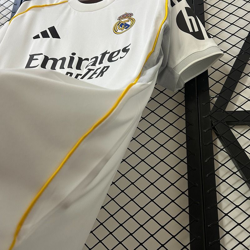 Real Madrid 2025-2026 home game - Image 7