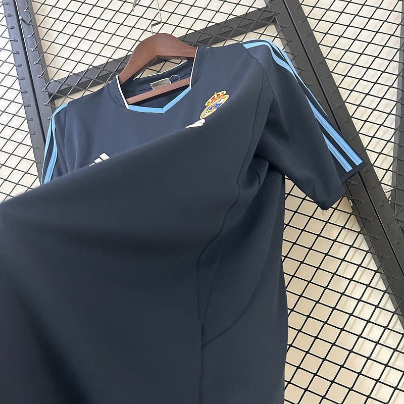 Retro Real Madrid 2003-2004 away game - Image 6