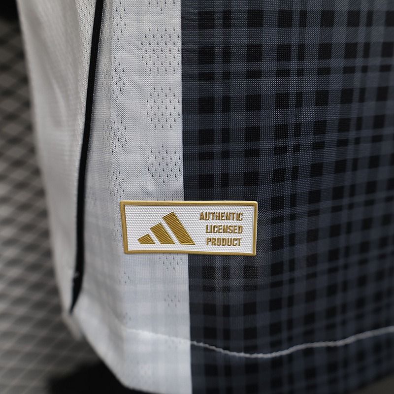 Newcastle United 2025-2026 home player - Image 9