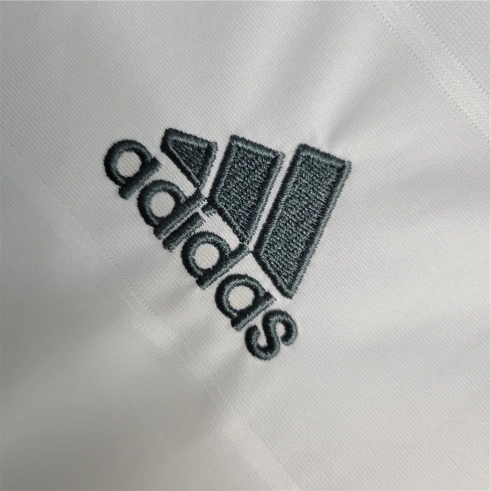 Retro Real Madrid 2013-2014 home game - Image 6