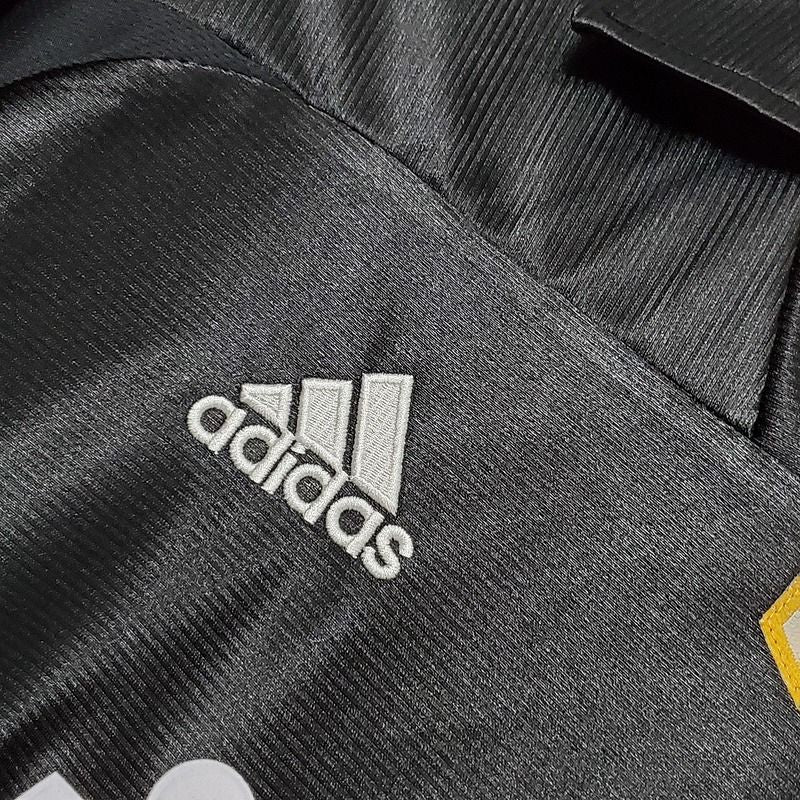 Retro Real Madrid 1998-1999 away game - Image 7